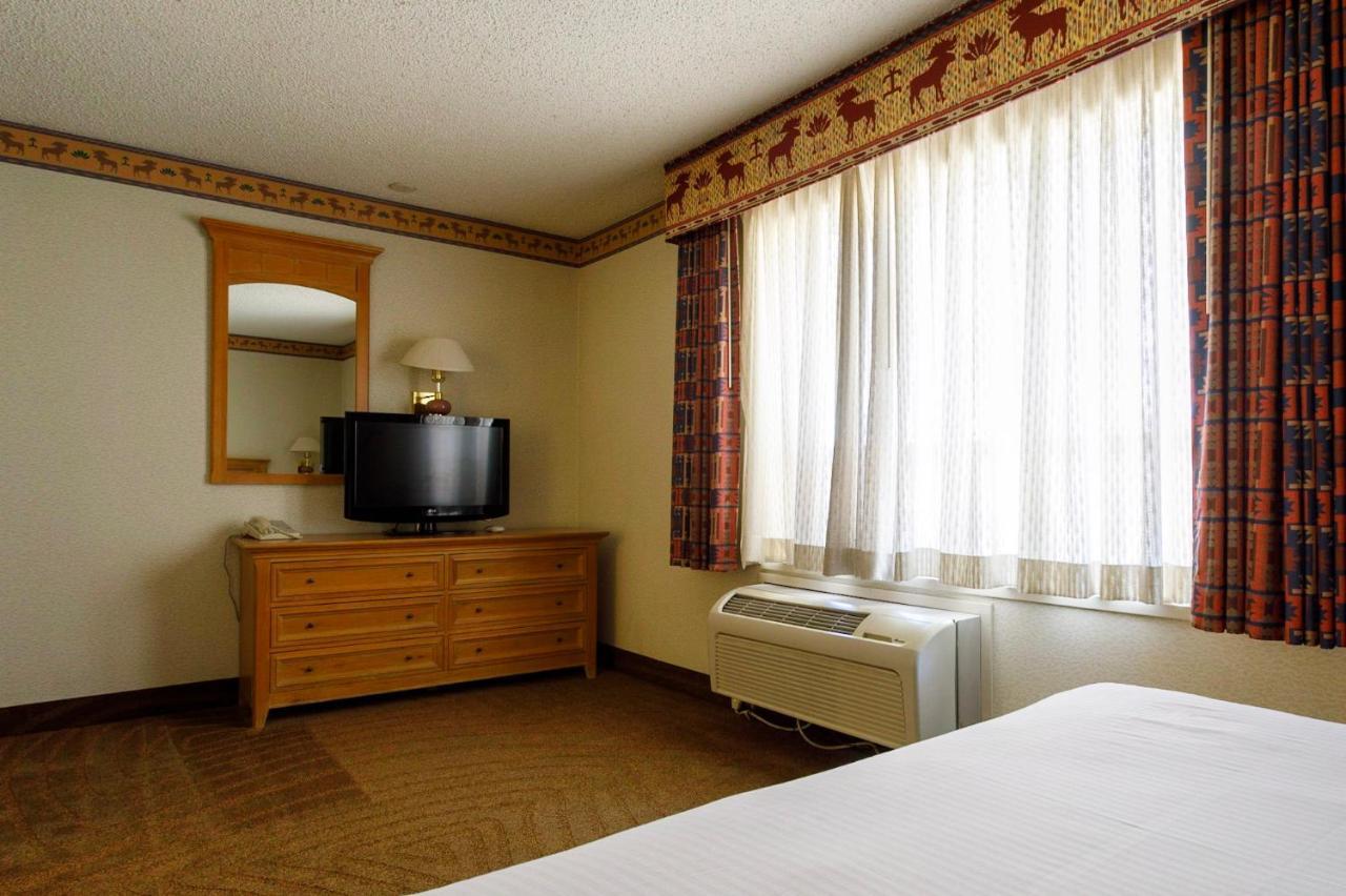 Gold Country Inn And Casino By Red Lion Hotels Elko Exterior photo